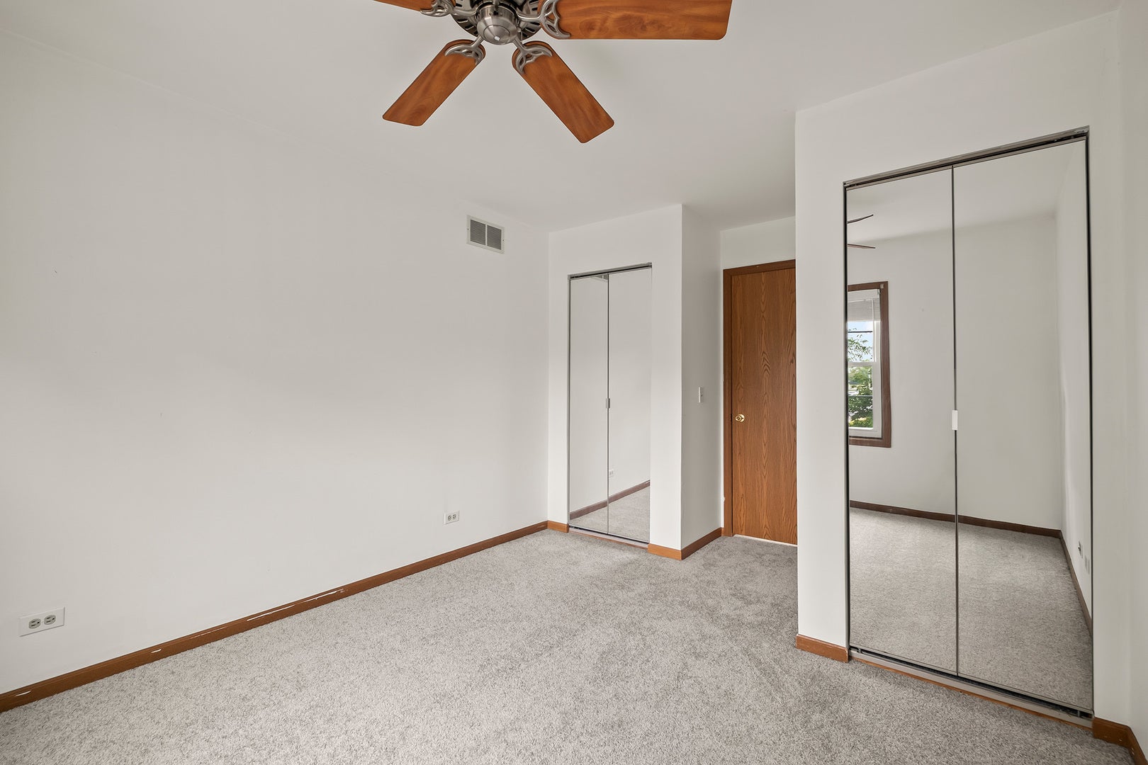 129 W Robinhood Way, Bolingbrook, IL 60440