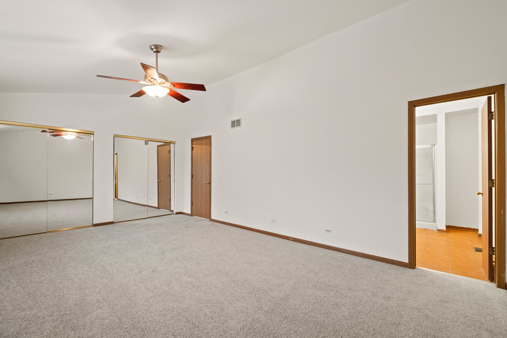 129 W Robinhood Way, Bolingbrook, IL 60440