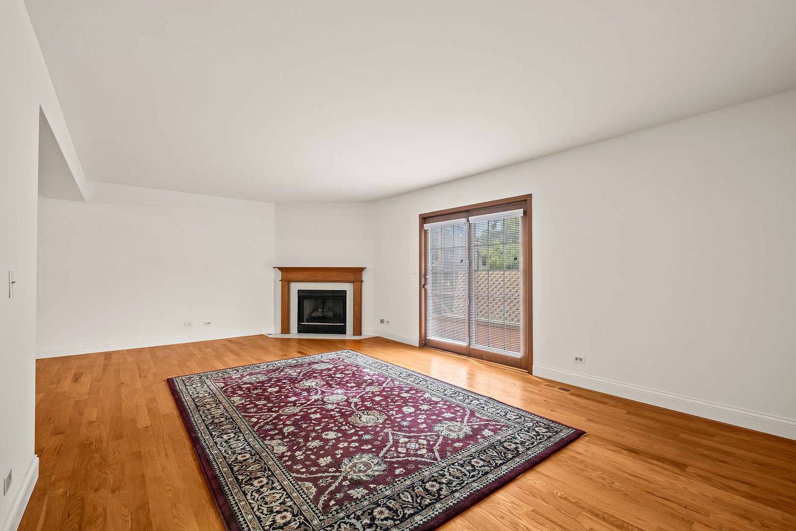 129 W Robinhood Way, Bolingbrook, IL 60440