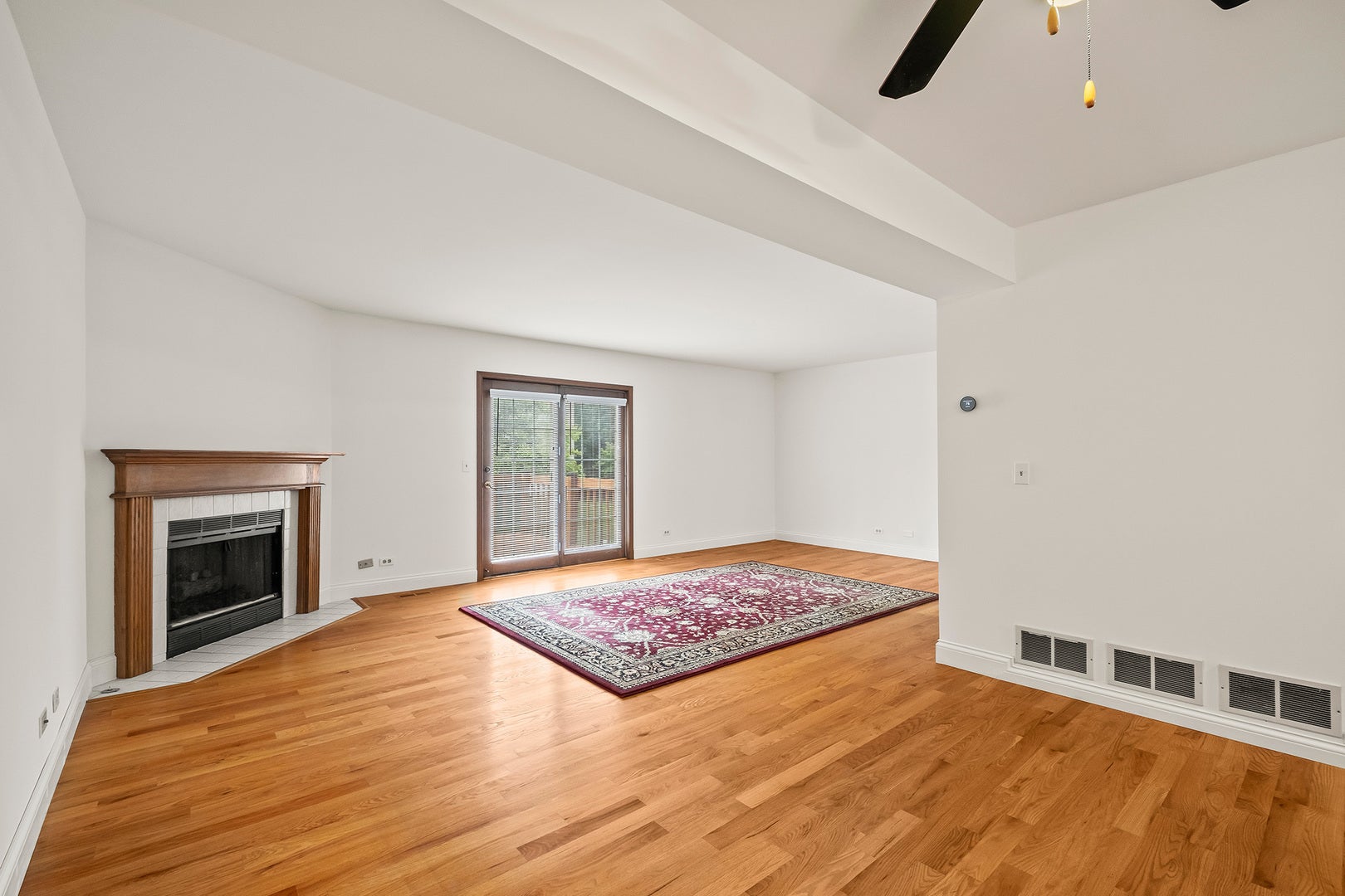 129 W Robinhood Way, Bolingbrook, IL 60440