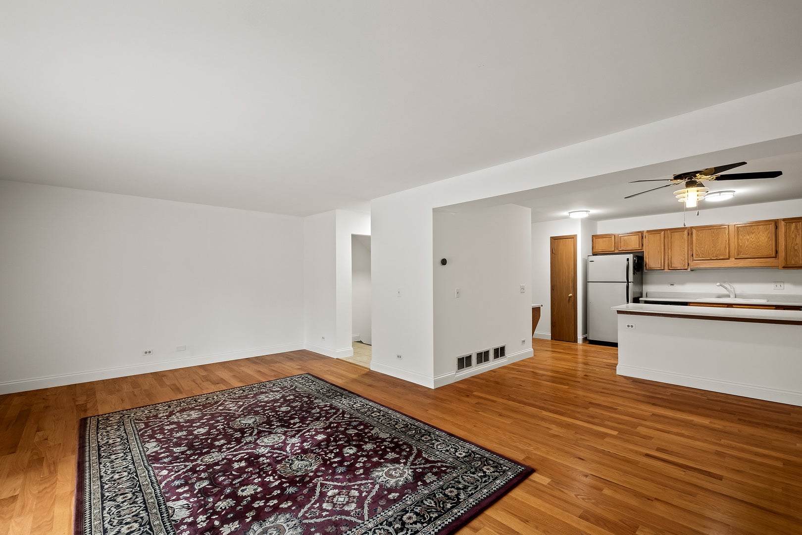 129 W Robinhood Way, Bolingbrook, IL 60440