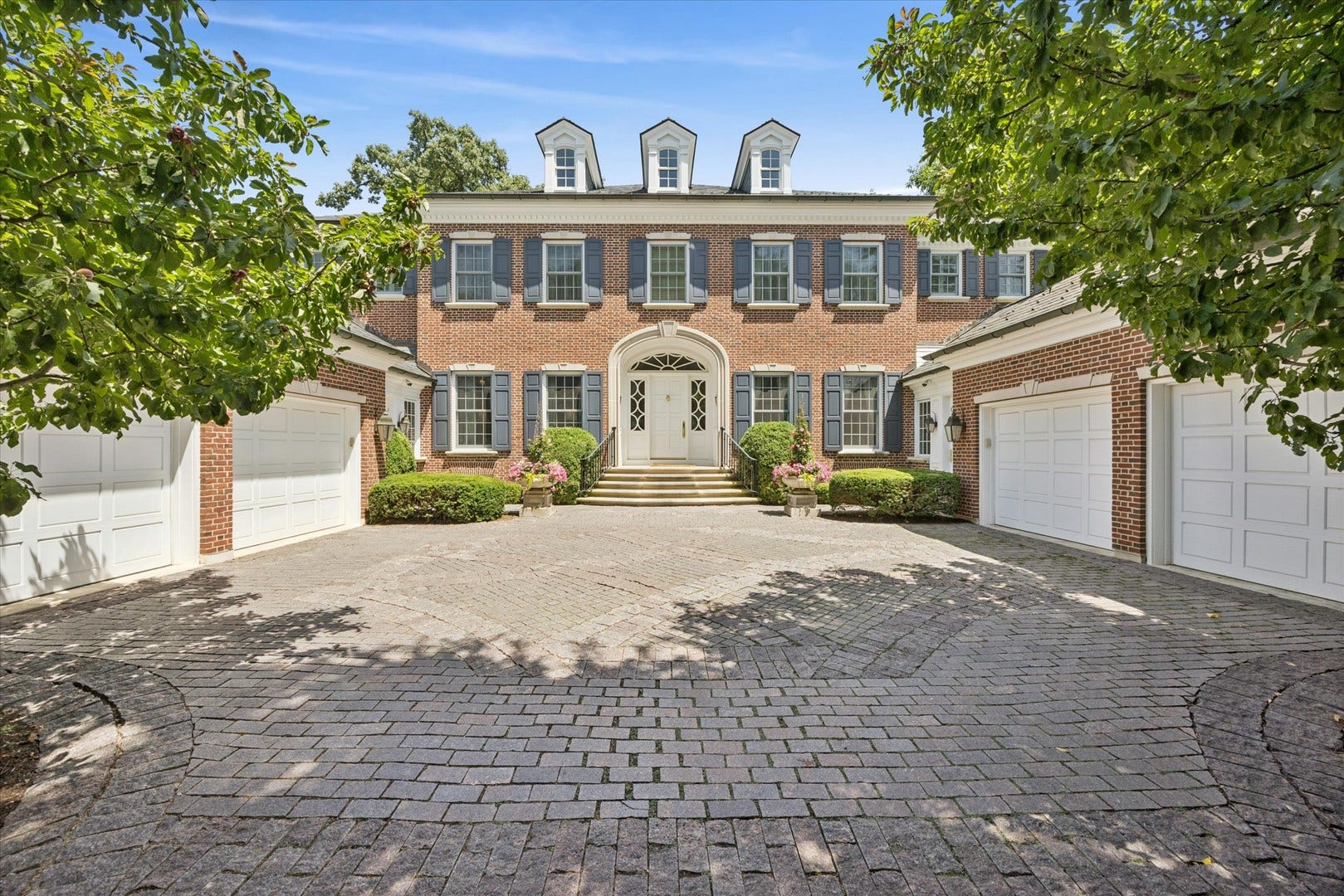 665 Plumtree Road, Glen Ellyn, IL 60137 665 Plumtree Road, Glen Ellyn, IL 60137