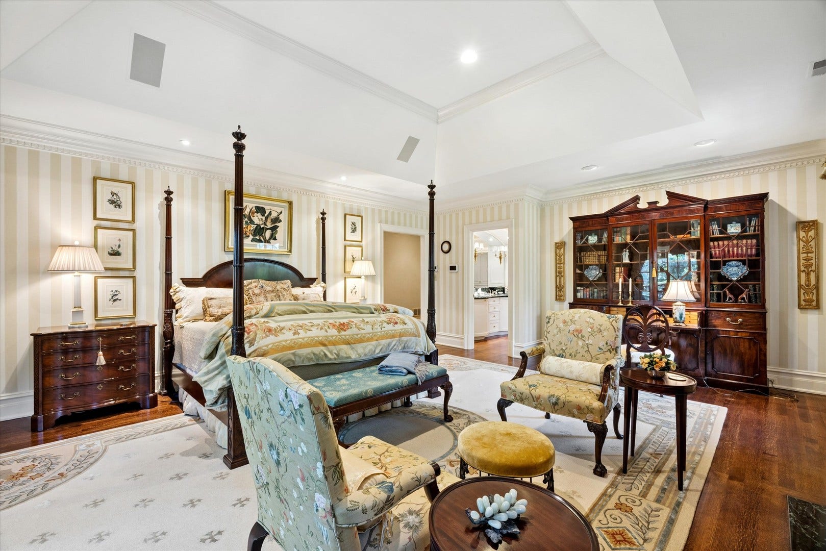 665 Plumtree Road, Glen Ellyn, IL 60137 665 Plumtree Road, Glen Ellyn, IL 60137