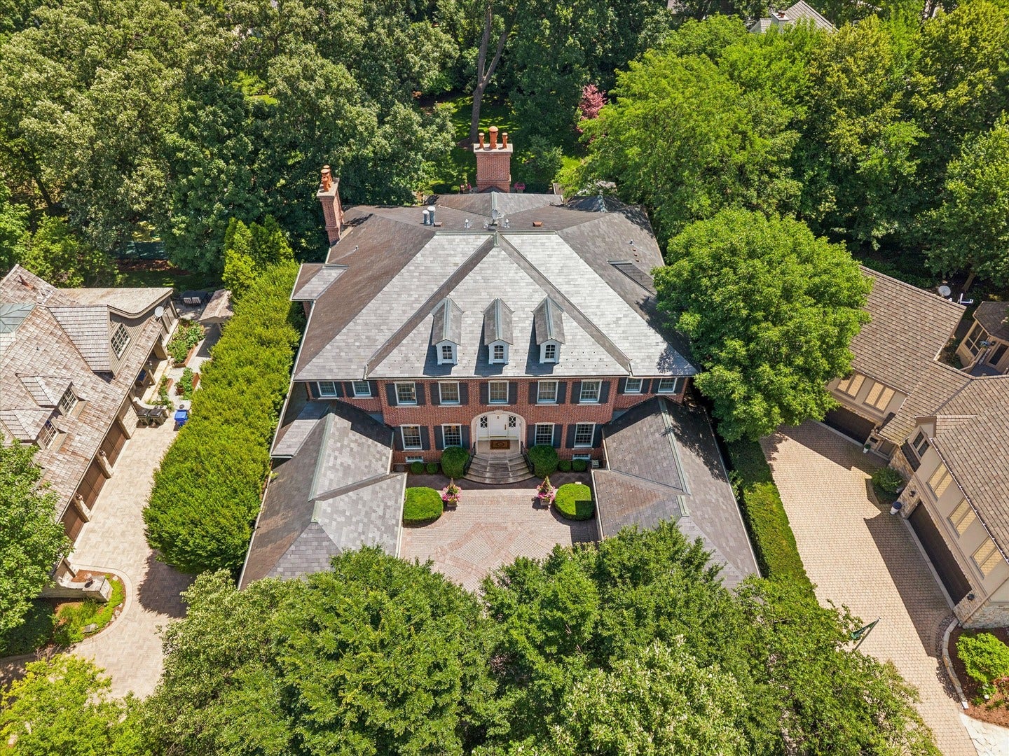 665 Plumtree Road, Glen Ellyn, IL 60137 665 Plumtree Road, Glen Ellyn, IL 60137