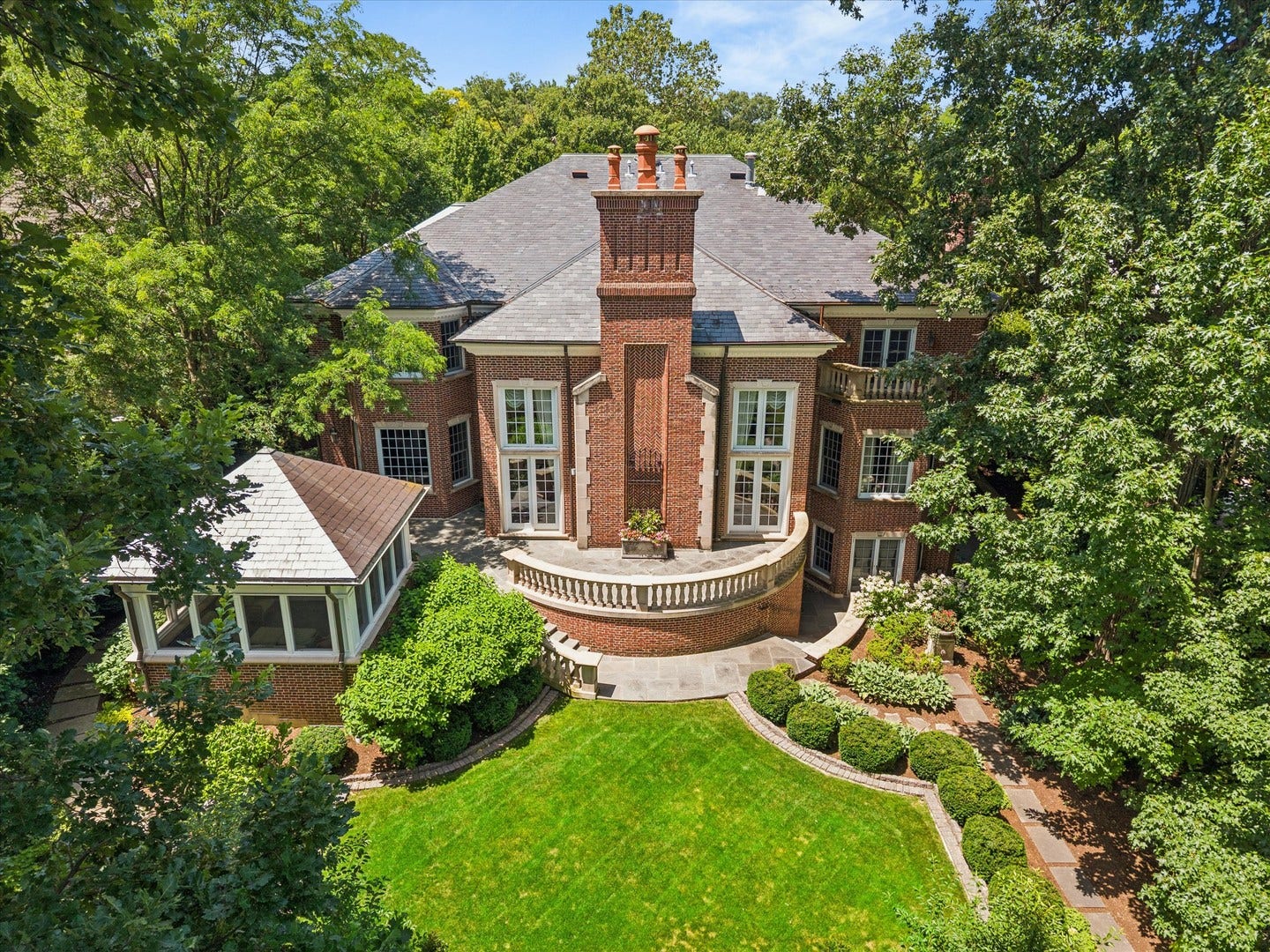 665 Plumtree Road, Glen Ellyn, IL 60137 665 Plumtree Road, Glen Ellyn, IL 60137