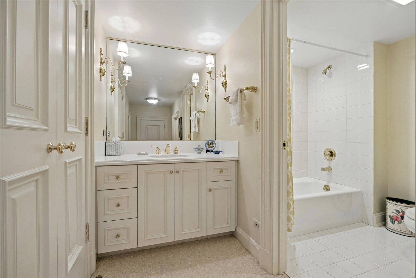 665 Plumtree Road, Glen Ellyn, IL 60137 665 Plumtree Road, Glen Ellyn, IL 60137