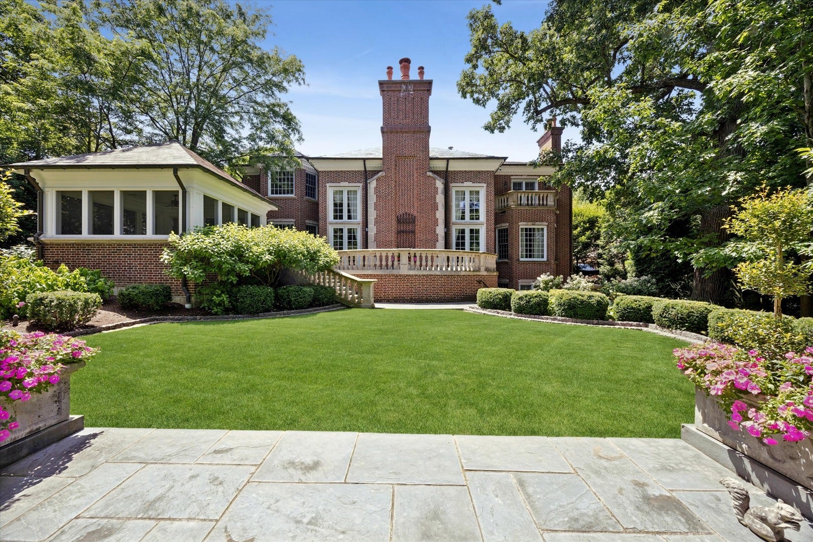 665 Plumtree Road, Glen Ellyn, IL 60137 665 Plumtree Road, Glen Ellyn, IL 60137