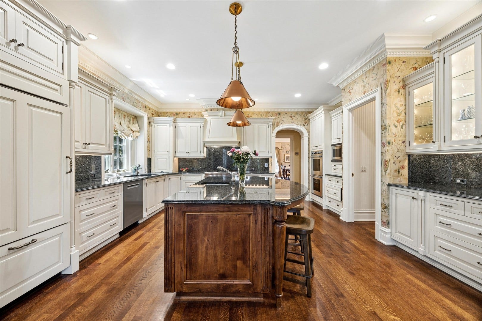 665 Plumtree Road, Glen Ellyn, IL 60137 665 Plumtree Road, Glen Ellyn, IL 60137