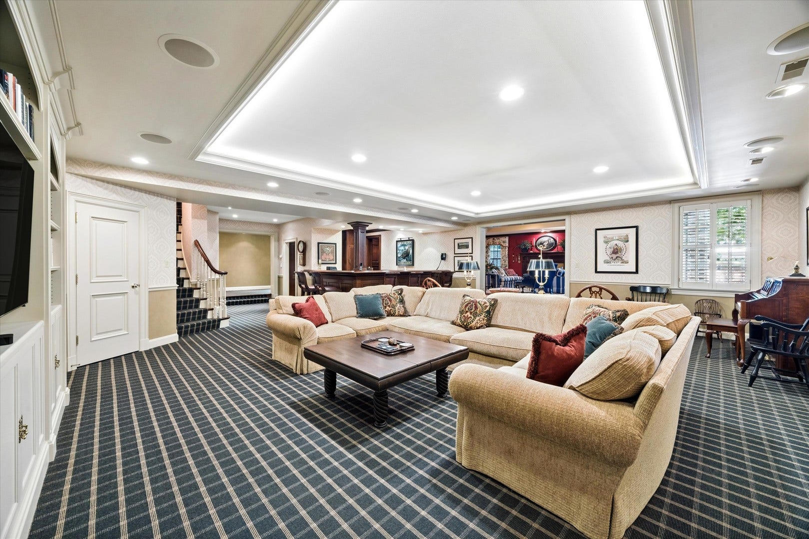665 Plumtree Road, Glen Ellyn, IL 60137 665 Plumtree Road, Glen Ellyn, IL 60137