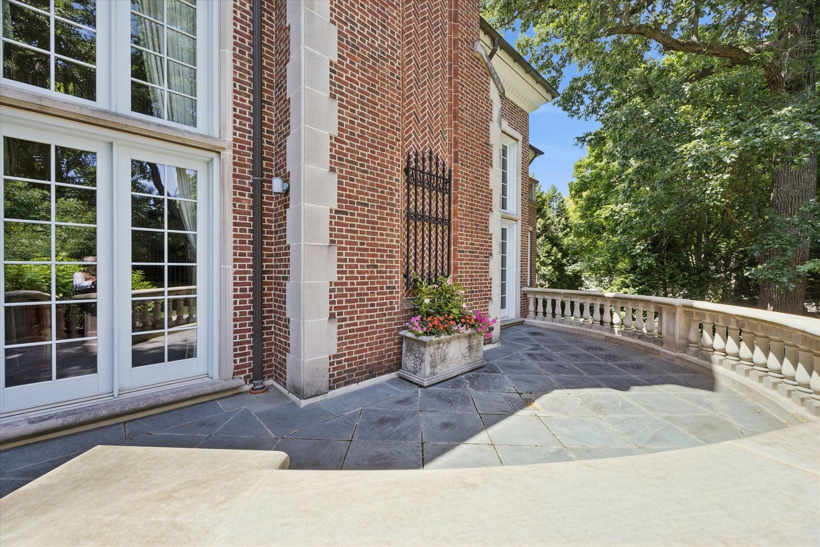 665 Plumtree Road, Glen Ellyn, IL 60137 665 Plumtree Road, Glen Ellyn, IL 60137