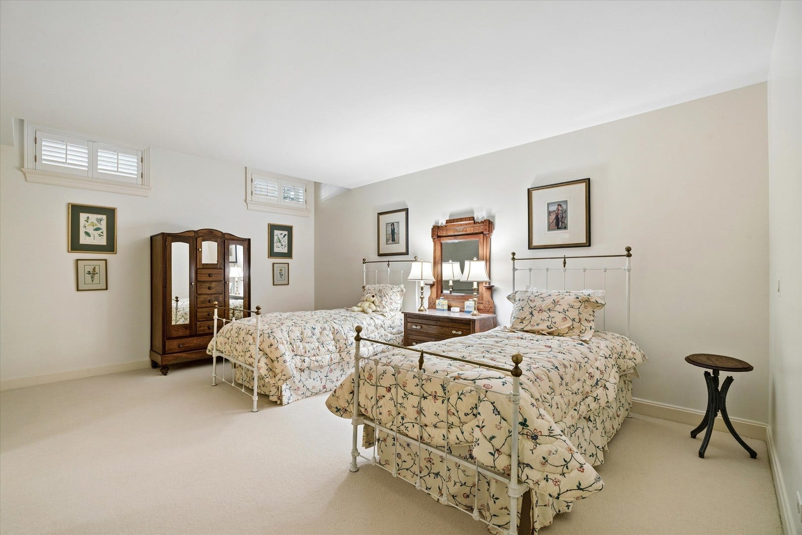 665 Plumtree Road, Glen Ellyn, IL 60137 665 Plumtree Road, Glen Ellyn, IL 60137