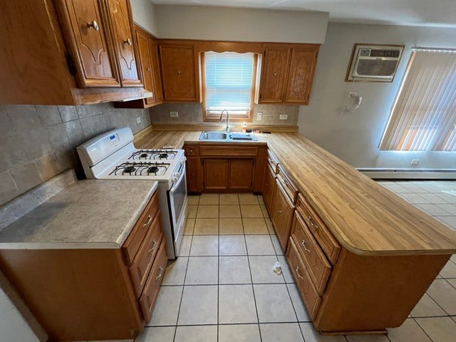 7946 Nordica Avenue, #2, Burbank, IL 60459 7946 Nordica Avenue, #2, Burbank, IL 60459
