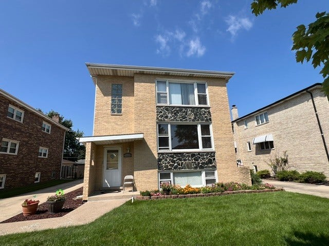 7946 Nordica Avenue, #2, Burbank, IL 60459 7946 Nordica Avenue, #2, Burbank, IL 60459
