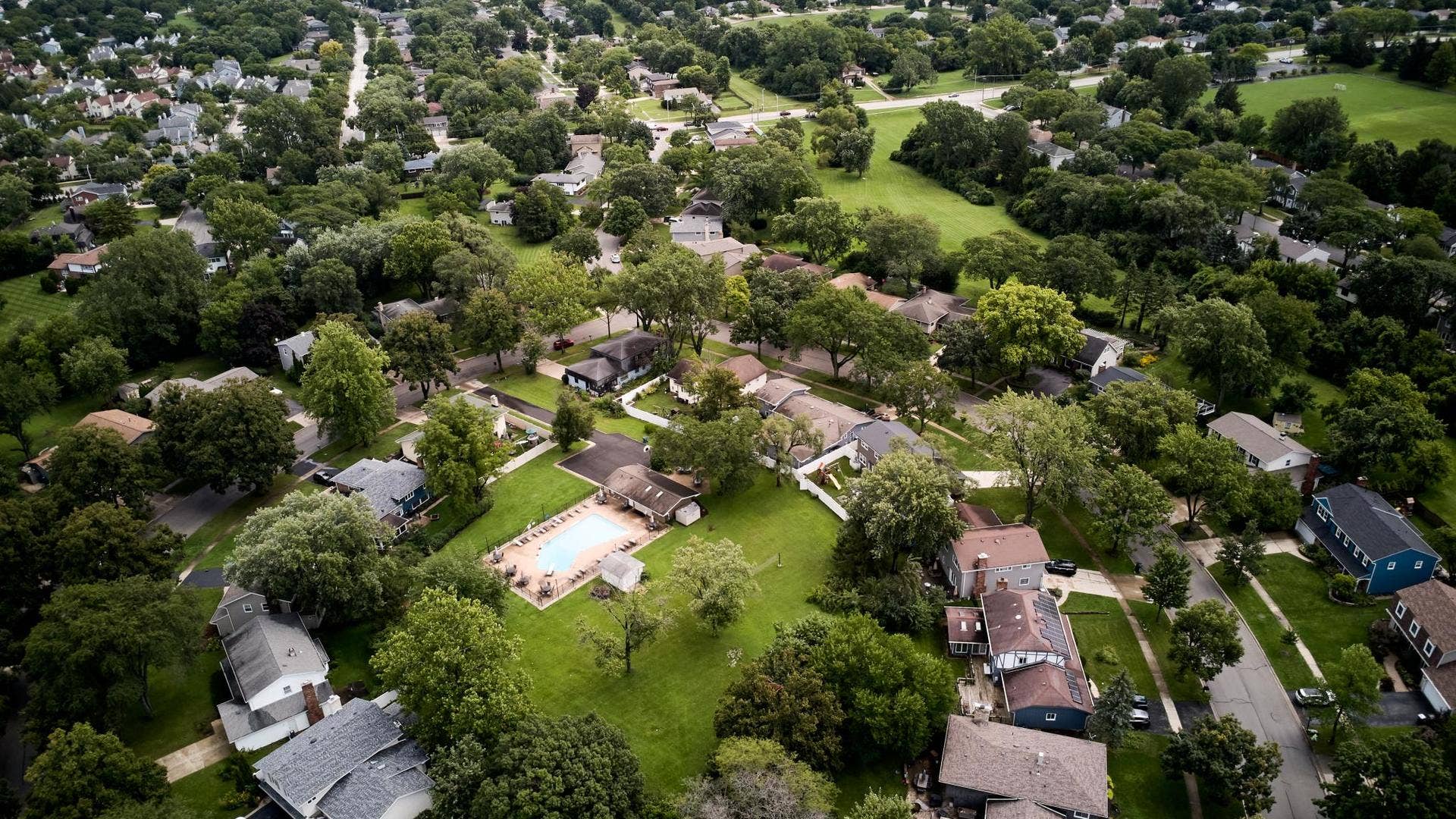 2167 Midhurst Road, Downers Grove, IL 60516