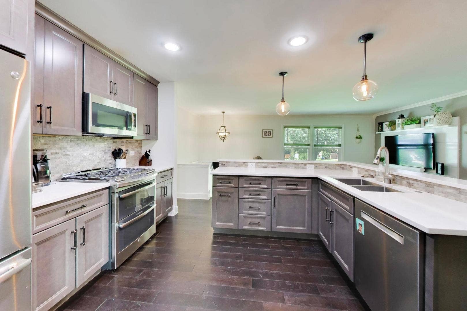 2167 Midhurst Road, Downers Grove, IL 60516