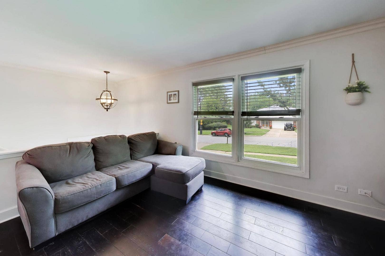 2167 Midhurst Road, Downers Grove, IL 60516