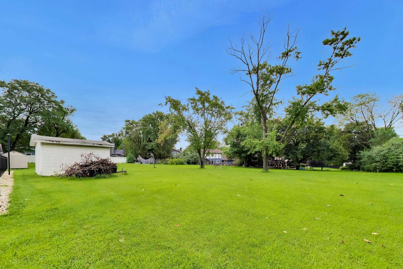 2167 Midhurst Road, Downers Grove, IL 60516