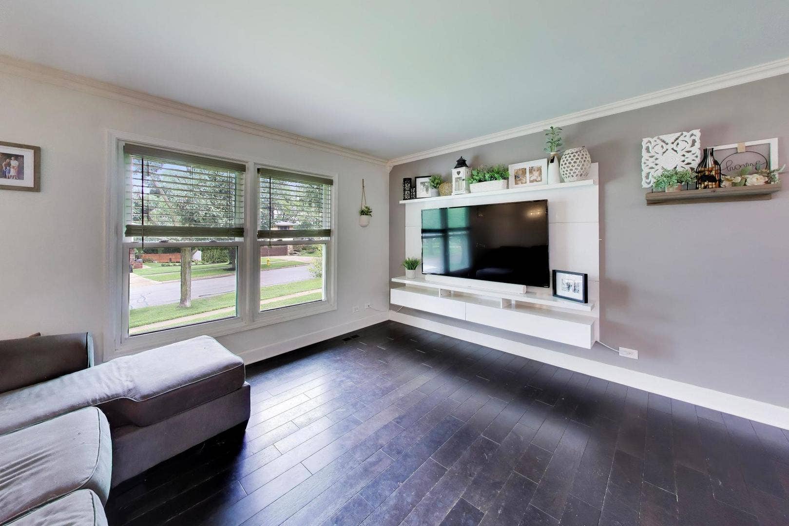 2167 Midhurst Road, Downers Grove, IL 60516