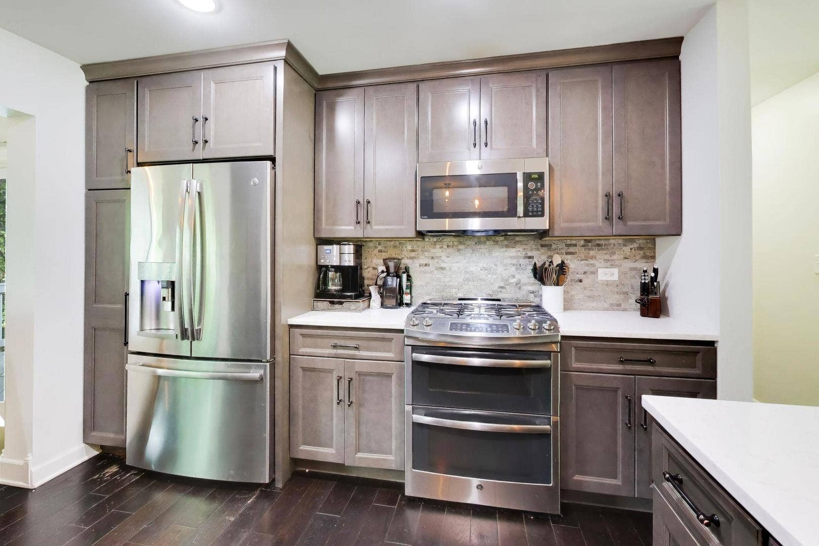 2167 Midhurst Road, Downers Grove, IL 60516