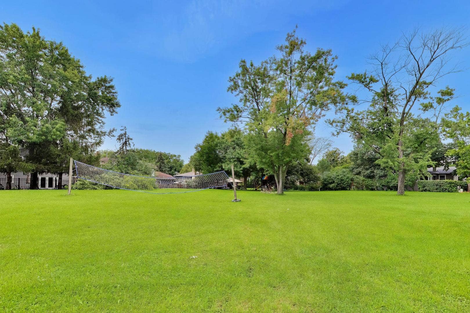 2167 Midhurst Road, Downers Grove, IL 60516