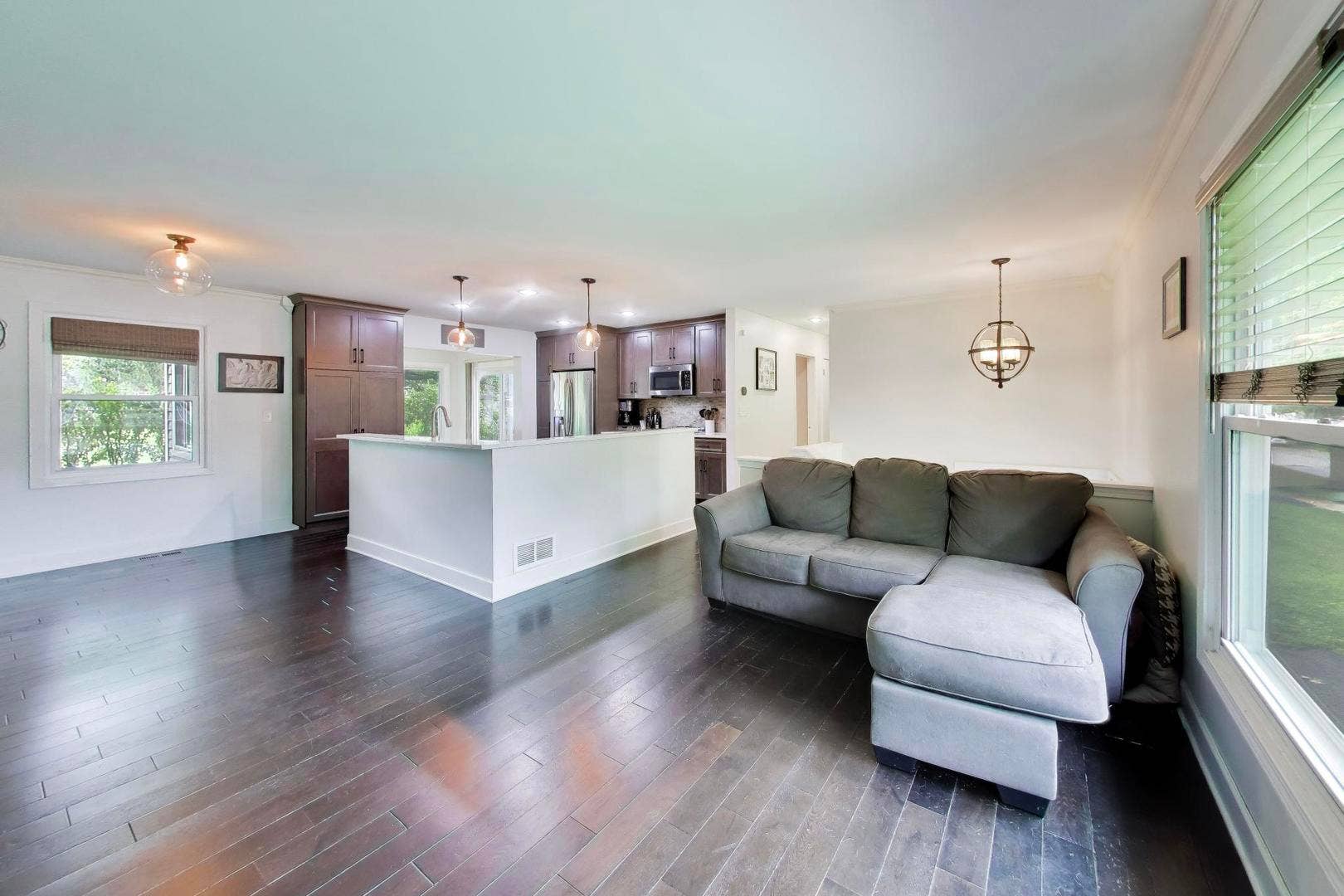 2167 Midhurst Road, Downers Grove, IL 60516