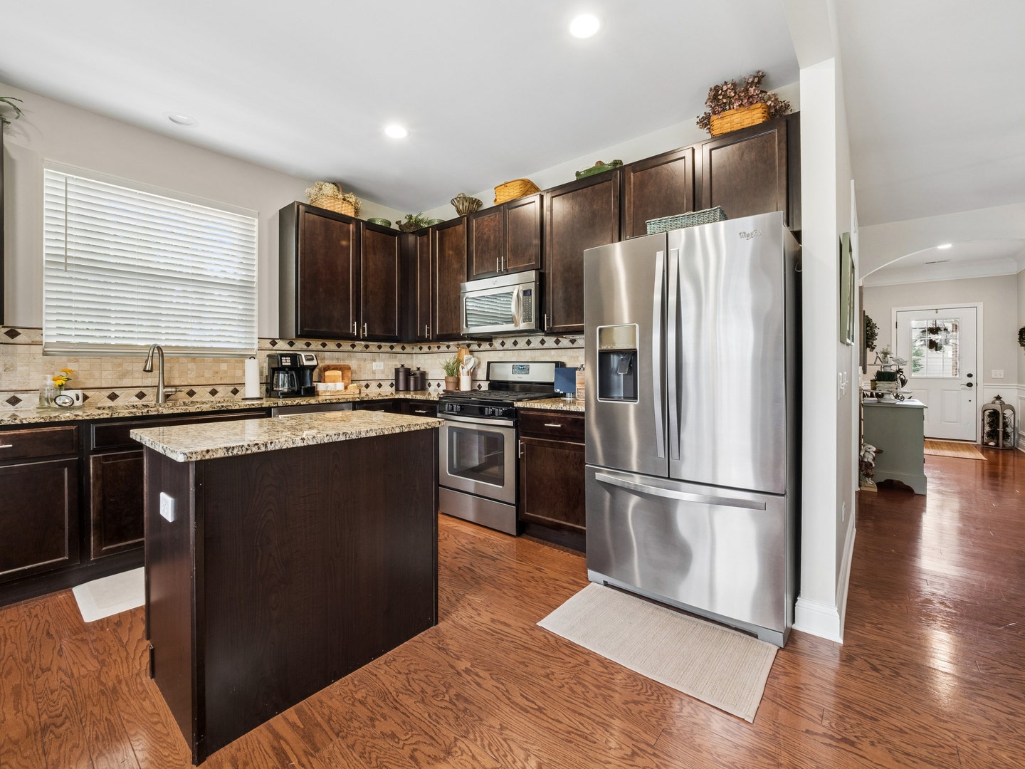 2751 Beacon Point Circle, Elgin, IL 60124