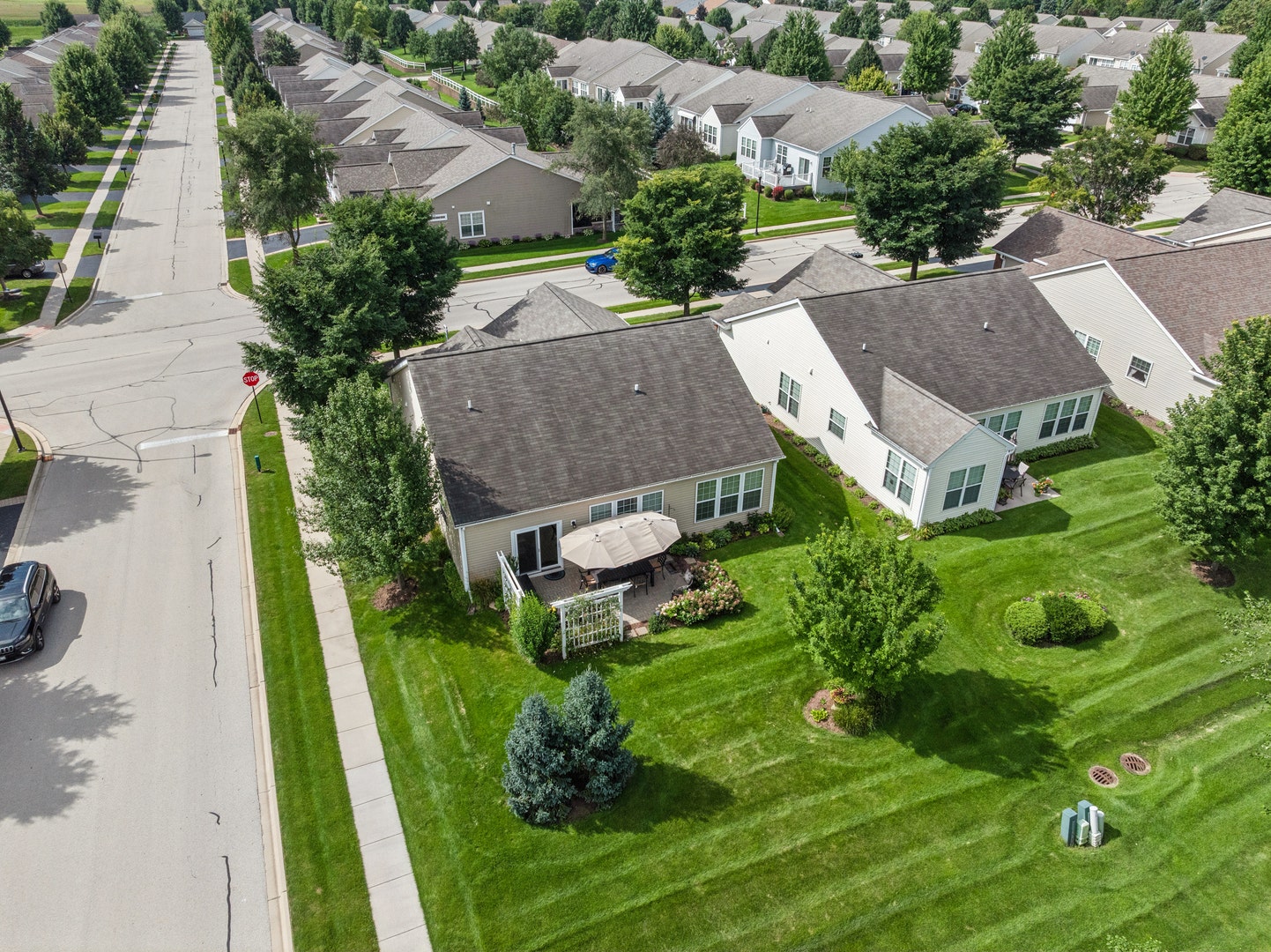 2751 Beacon Point Circle, Elgin, IL 60124