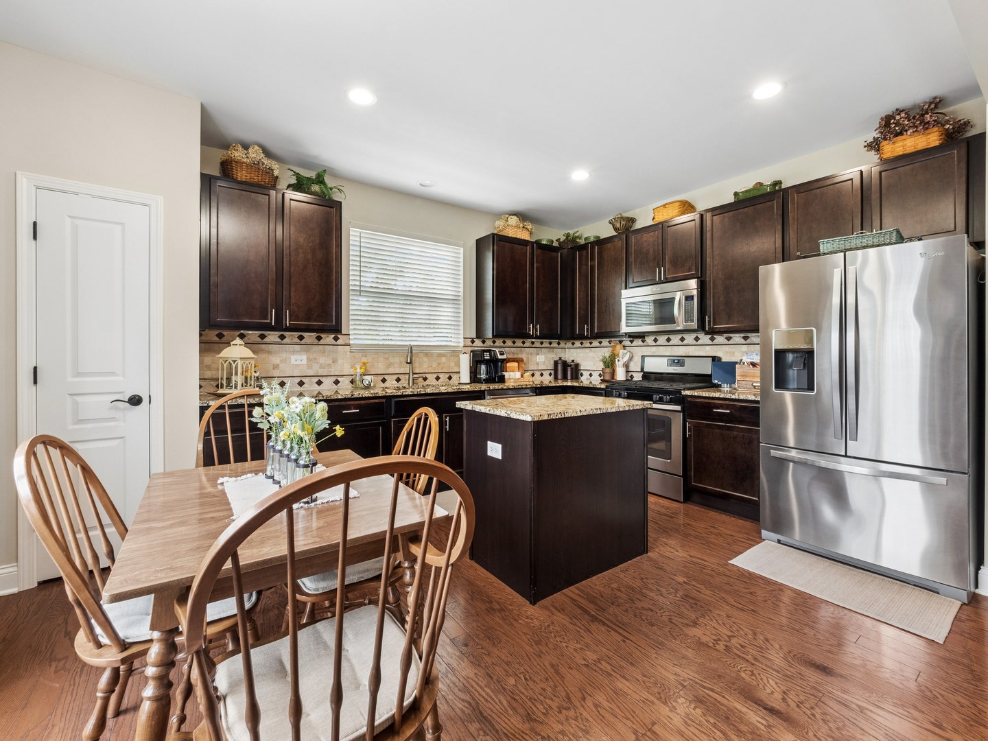 2751 Beacon Point Circle, Elgin, IL 60124