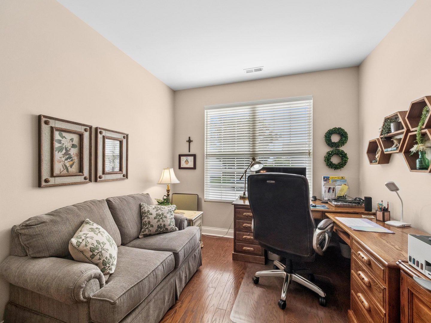 2751 Beacon Point Circle, Elgin, IL 60124