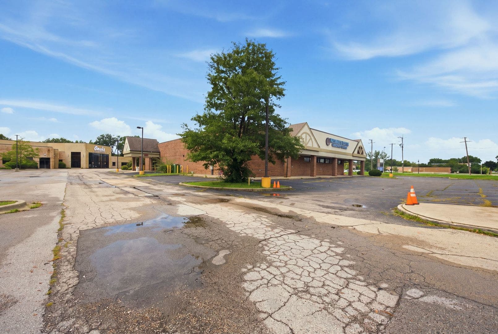 683 83rd Street, Bolingbrook, IL 60440 683 83rd Street, Bolingbrook, IL 60440