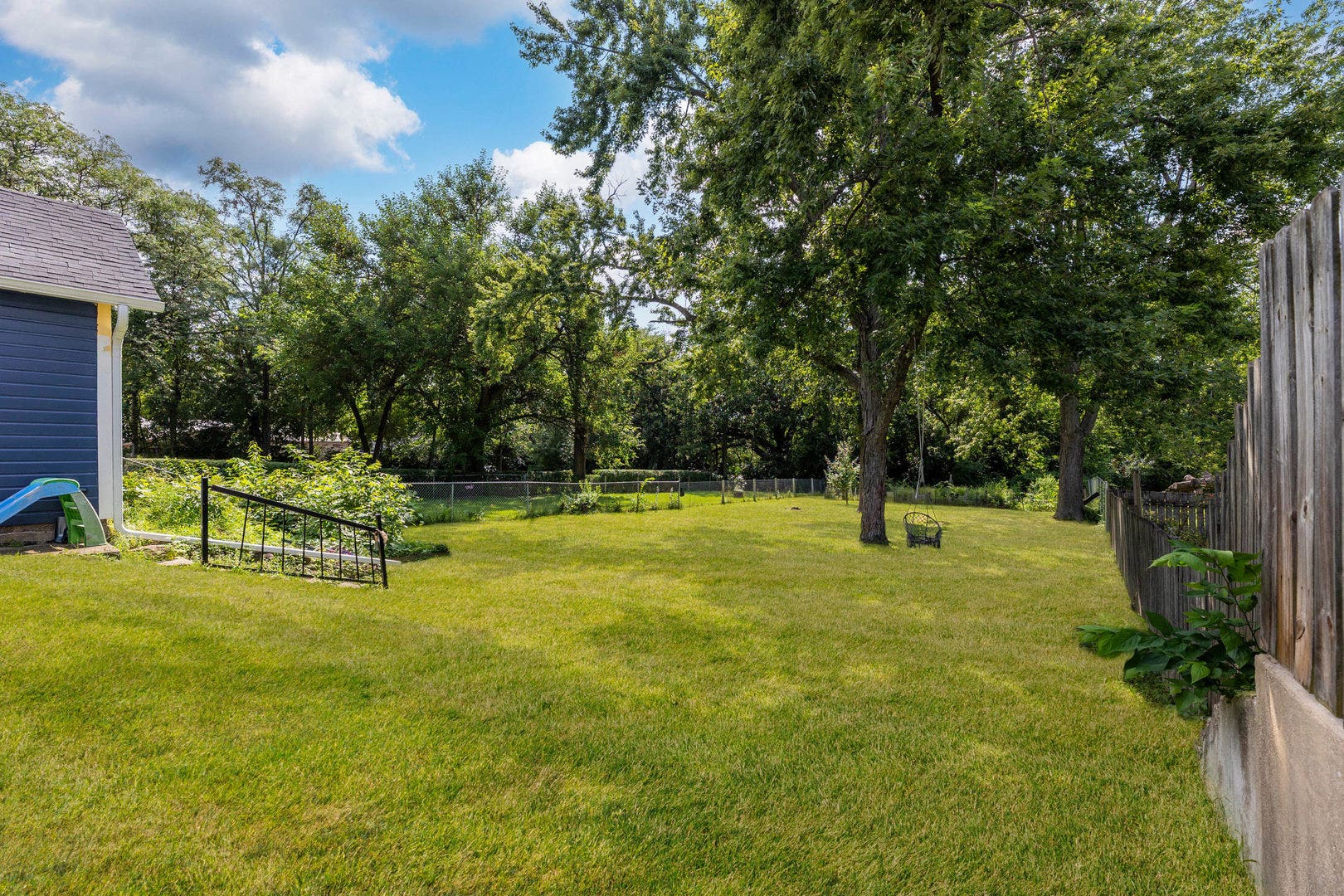 833 Douglas Avenue, Aurora, IL 60505 833 Douglas Avenue, Aurora, IL 60505