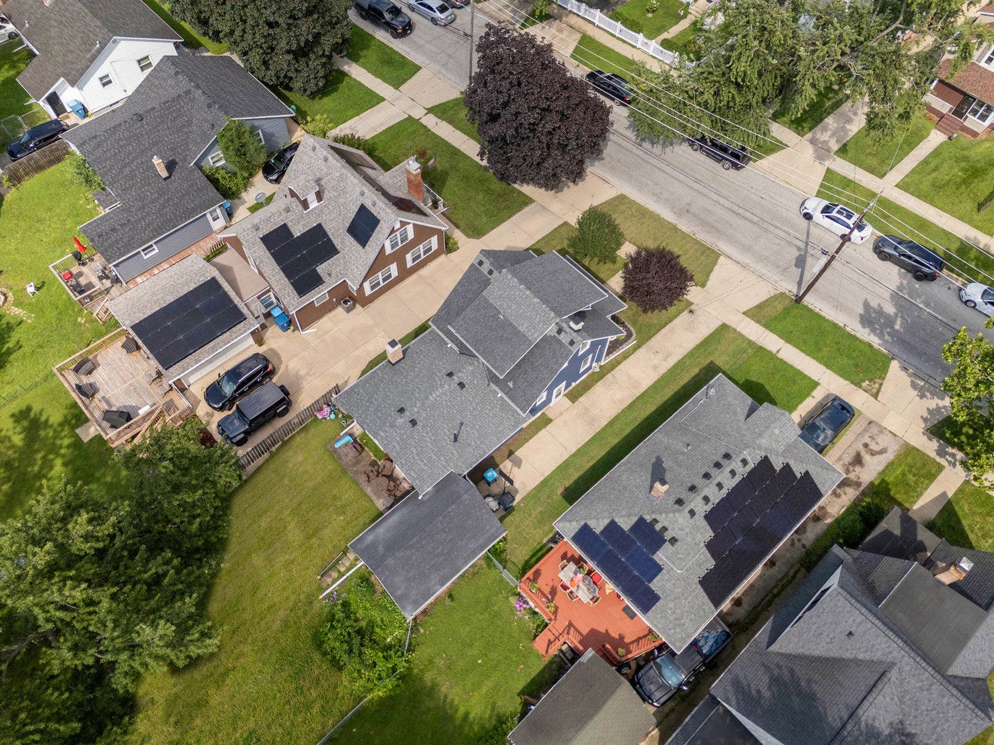 833 Douglas Avenue, Aurora, IL 60505 833 Douglas Avenue, Aurora, IL 60505