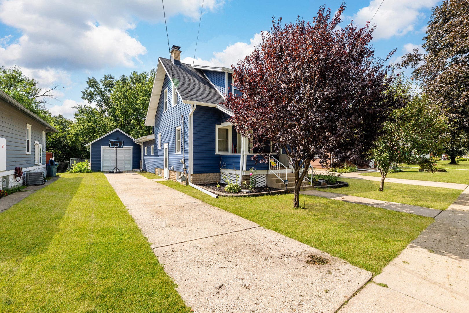 833 Douglas Avenue, Aurora, IL 60505 833 Douglas Avenue, Aurora, IL 60505