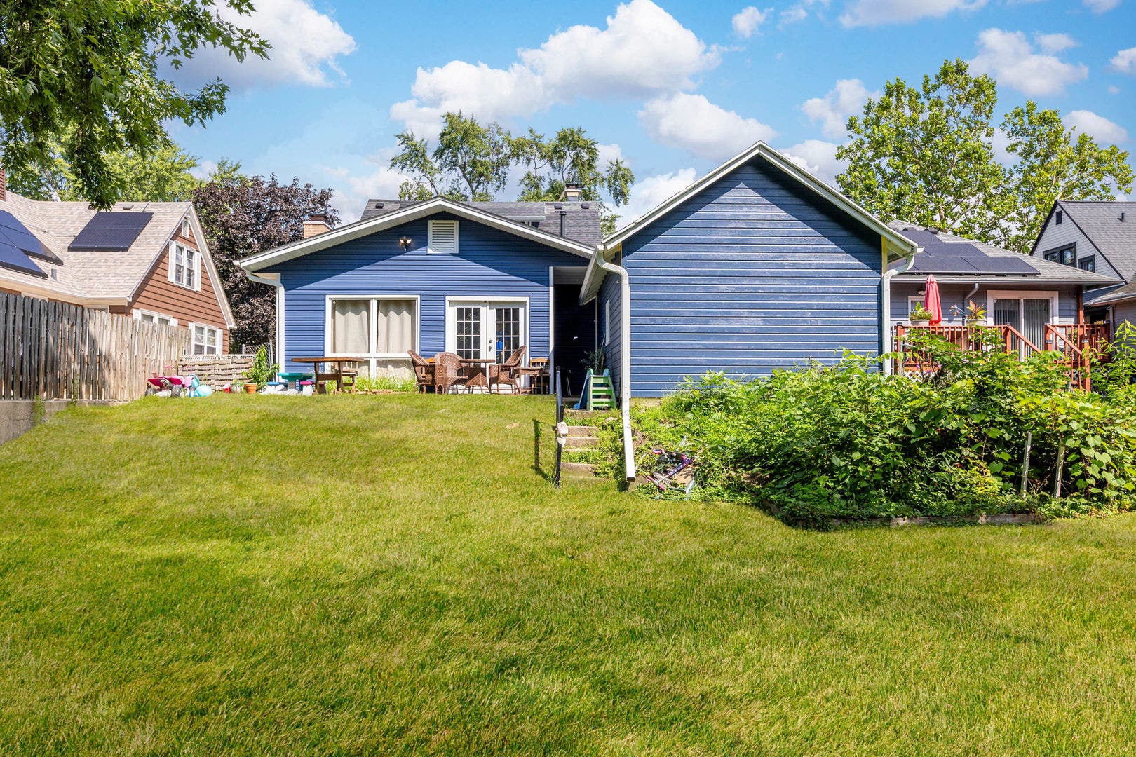 833 Douglas Avenue, Aurora, IL 60505 833 Douglas Avenue, Aurora, IL 60505