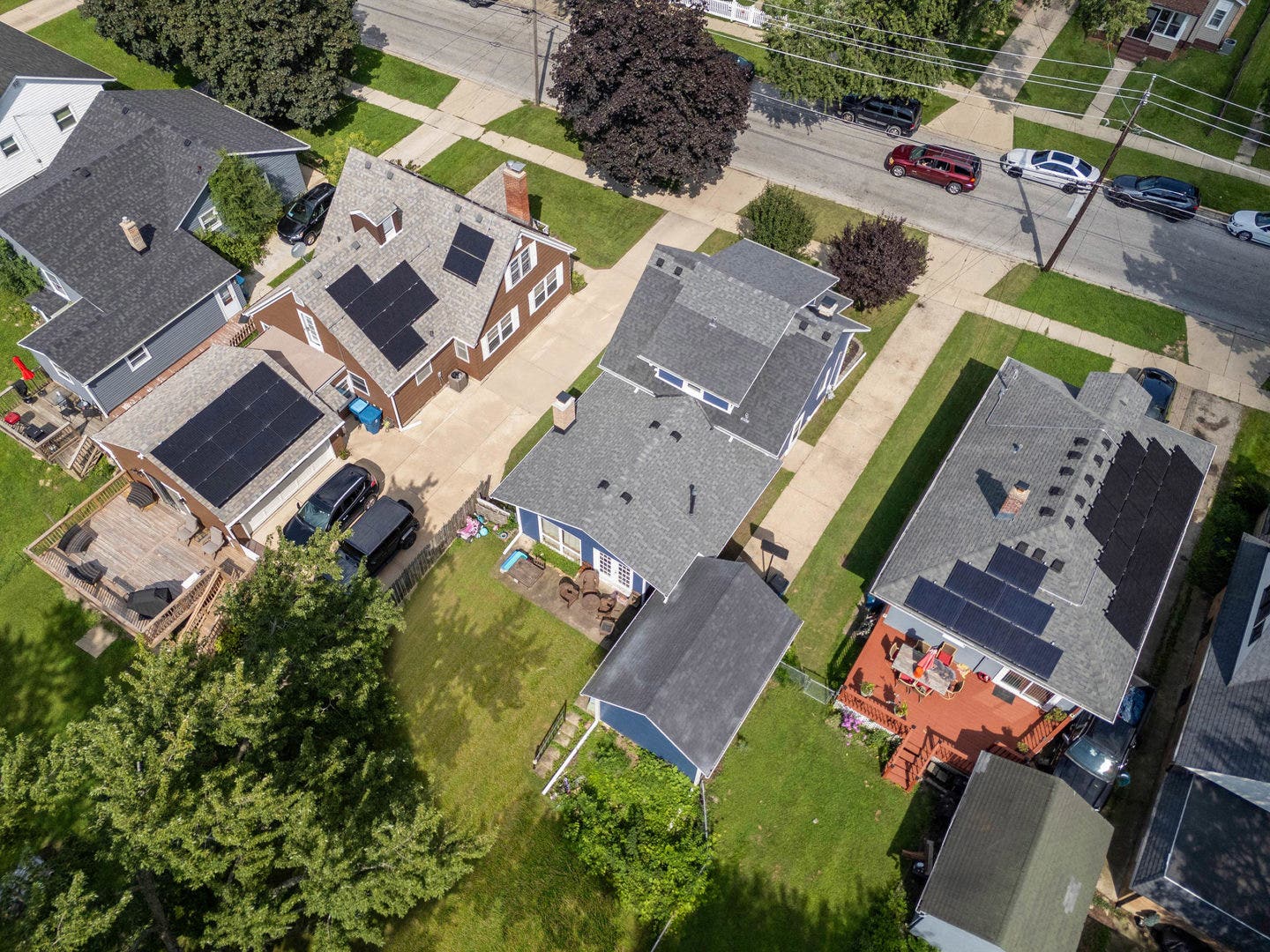 833 Douglas Avenue, Aurora, IL 60505 833 Douglas Avenue, Aurora, IL 60505