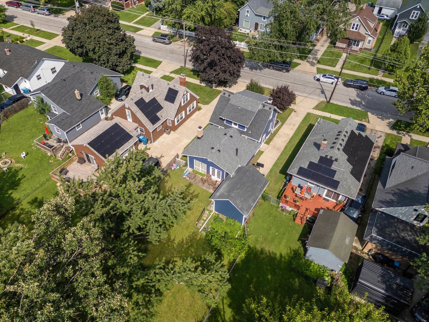 833 Douglas Avenue, Aurora, IL 60505 833 Douglas Avenue, Aurora, IL 60505