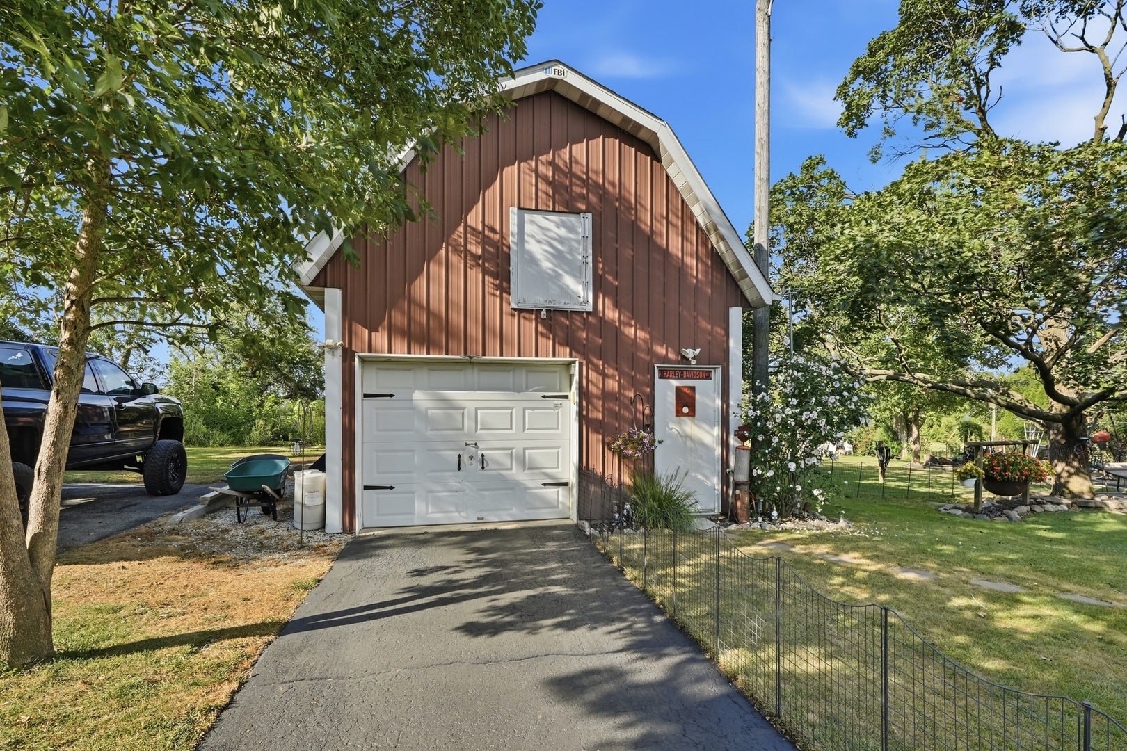 711 Miller Street, Beecher, IL 60401 711 Miller Street, Beecher, IL 60401