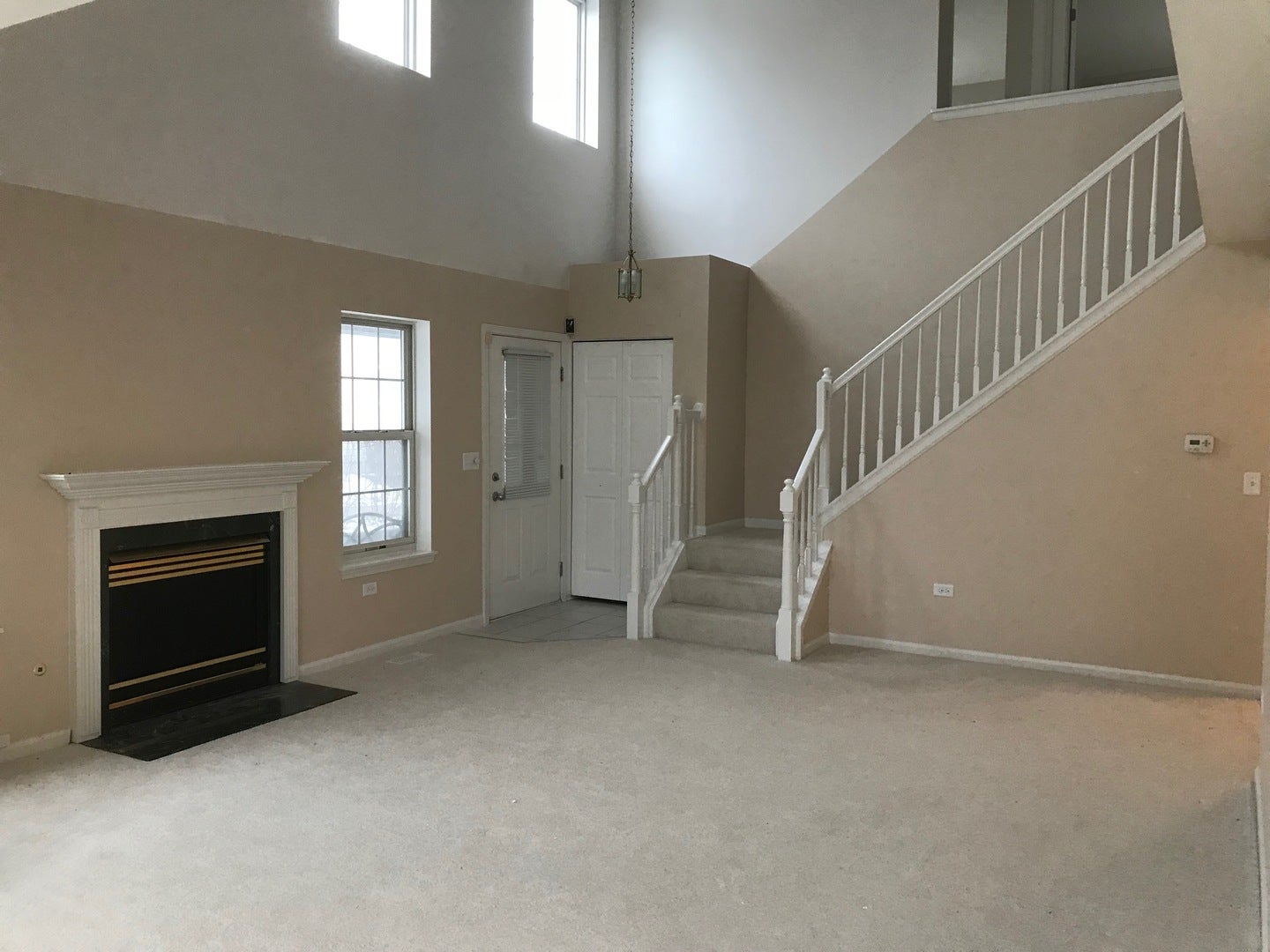 2320 College Green Drive, Elgin, IL 60123 2320 College Green Drive, Elgin, IL 60123
