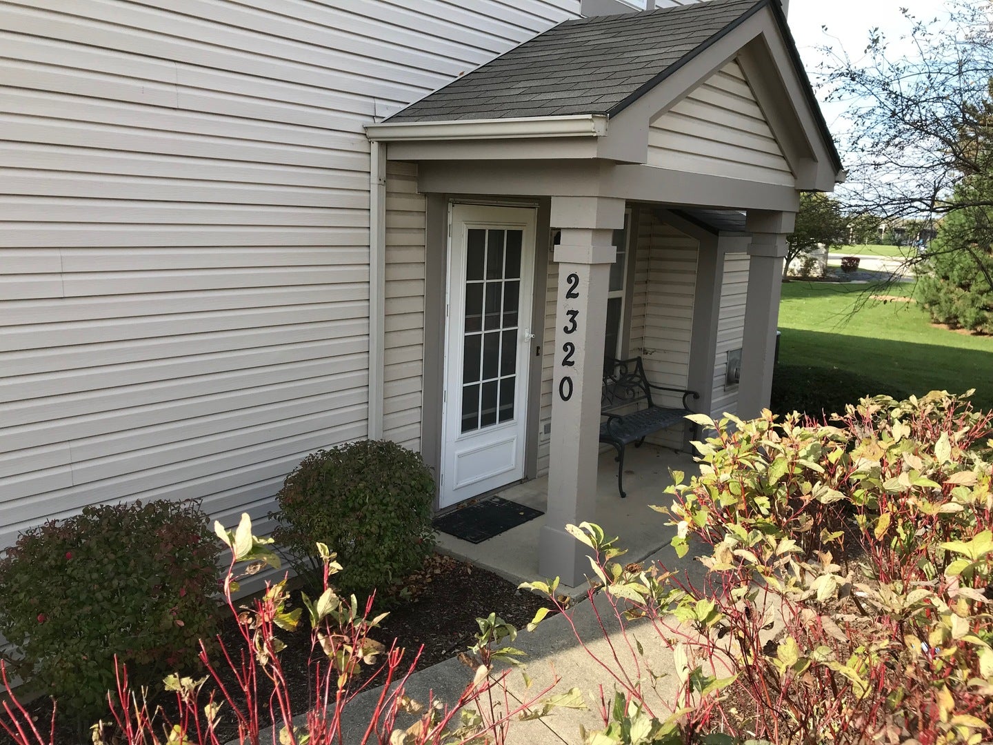 2320 College Green Drive, Elgin, IL 60123 2320 College Green Drive, Elgin, IL 60123