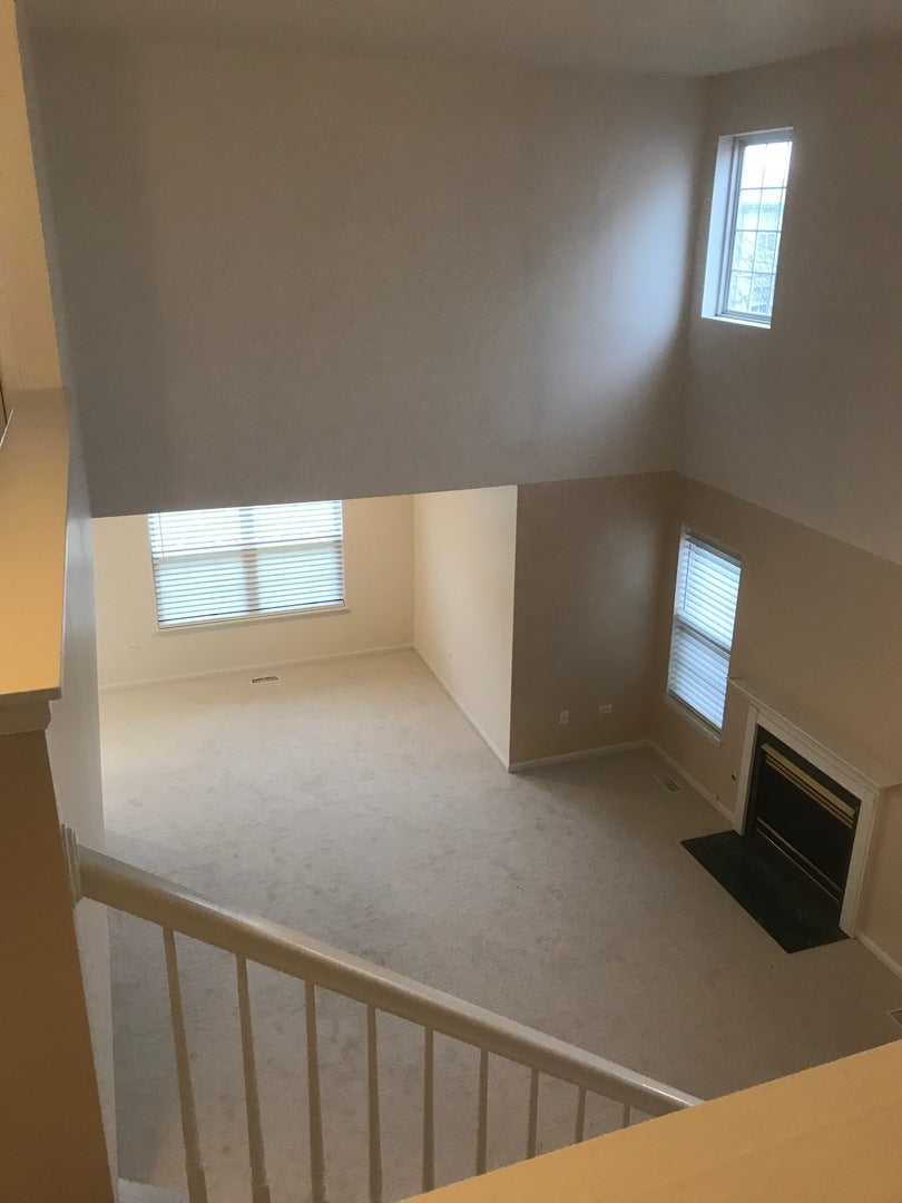 2320 College Green Drive, Elgin, IL 60123 2320 College Green Drive, Elgin, IL 60123