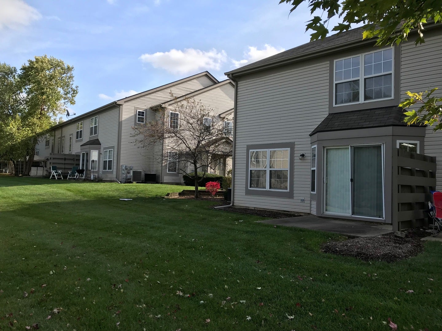 2320 College Green Drive, Elgin, IL 60123 2320 College Green Drive, Elgin, IL 60123