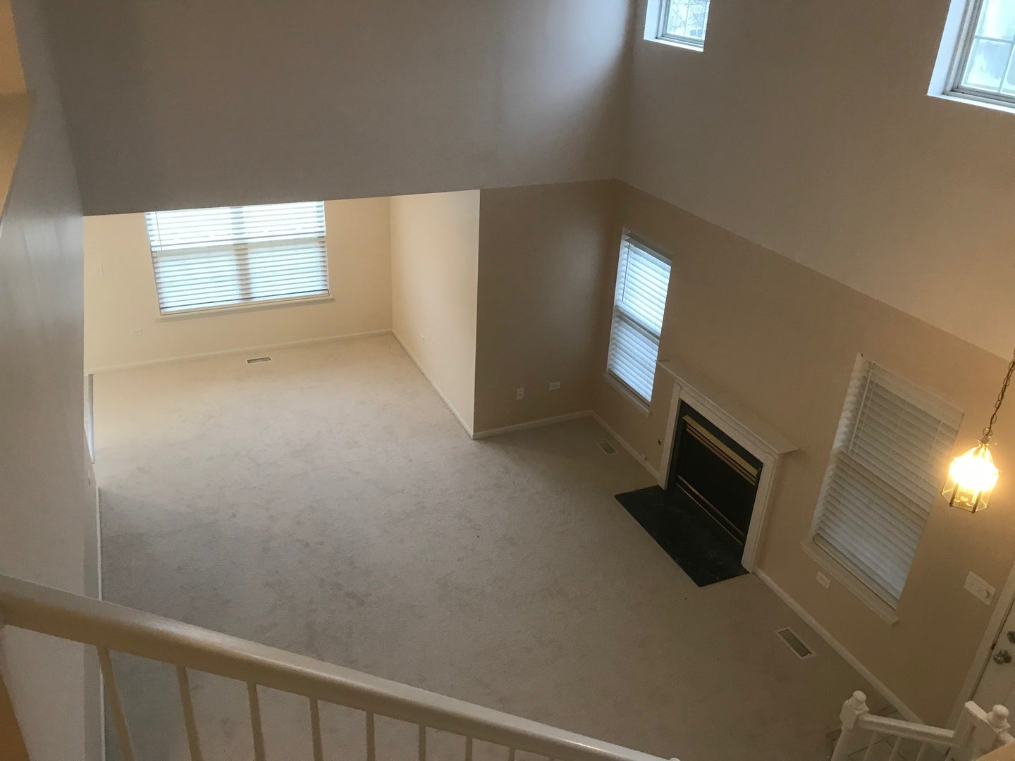2320 College Green Drive, Elgin, IL 60123 2320 College Green Drive, Elgin, IL 60123
