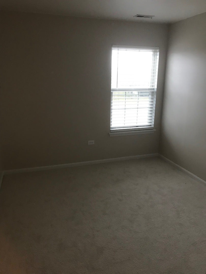 2320 College Green Drive, Elgin, IL 60123 2320 College Green Drive, Elgin, IL 60123