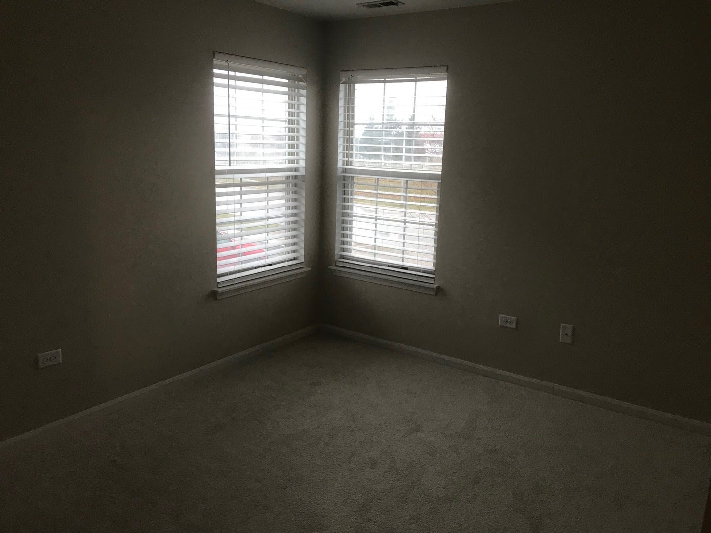 2320 College Green Drive, Elgin, IL 60123 2320 College Green Drive, Elgin, IL 60123