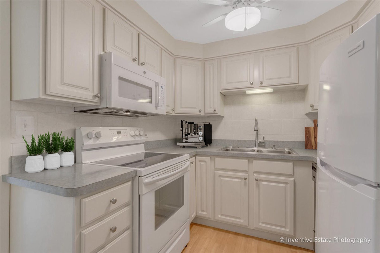 5300 Walnut Avenue, #22B, Downers Grove, IL 60515