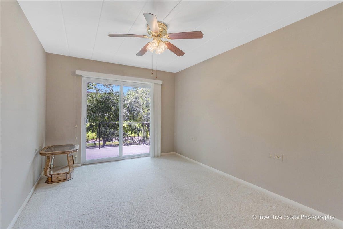 5300 Walnut Avenue, #22B, Downers Grove, IL 60515