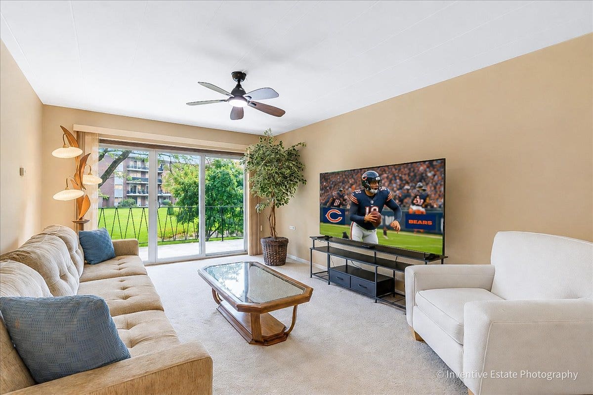 5300 Walnut Avenue, #22B, Downers Grove, IL 60515