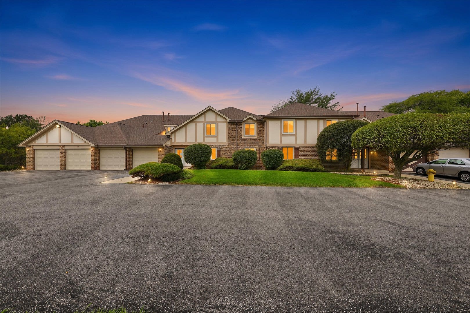 15724 Orlan Brook Drive, #189, Orland Park, IL 60462