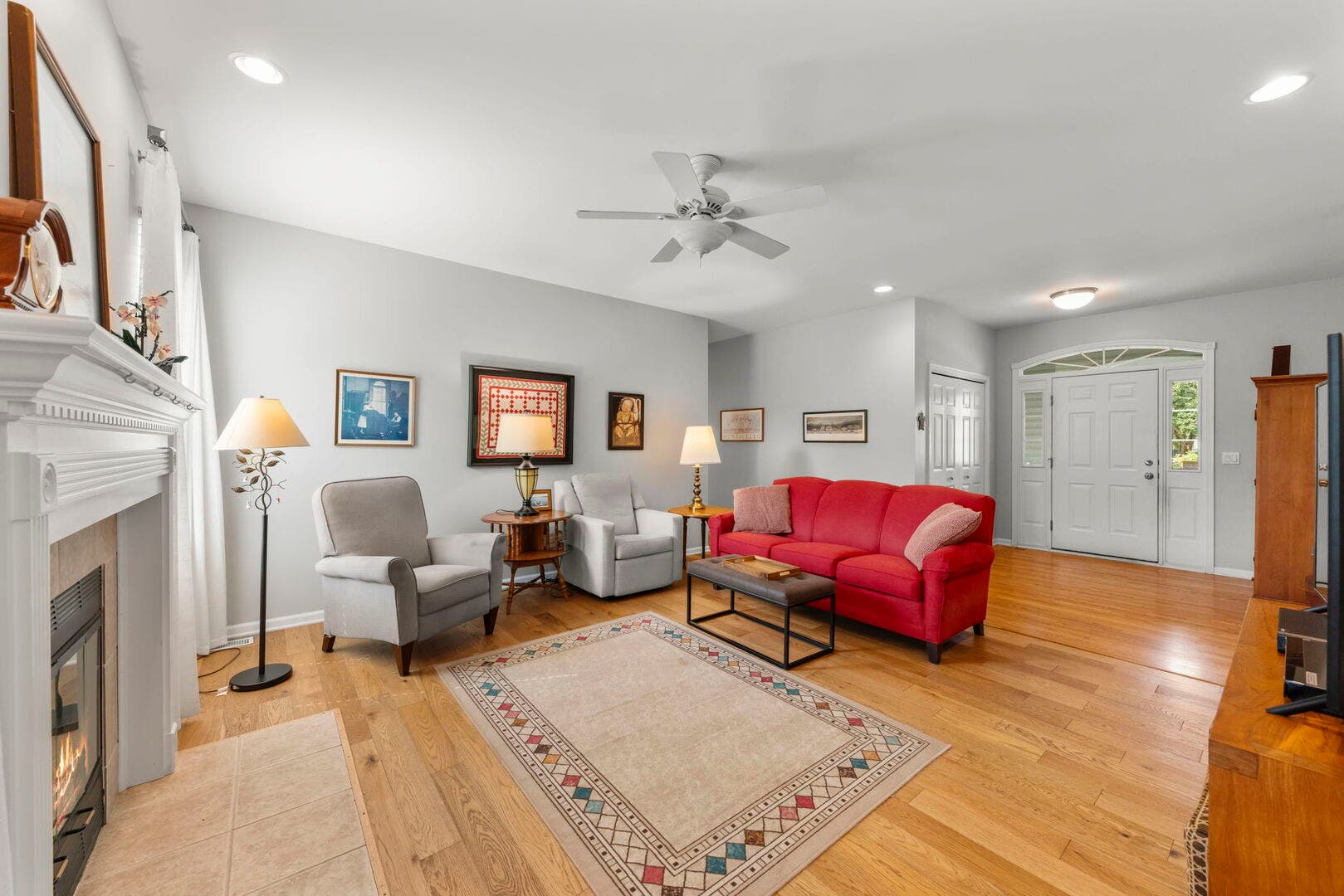 2168 Whitetail Drive, Aurora, IL 60503 2168 Whitetail Drive, Aurora, IL 60503