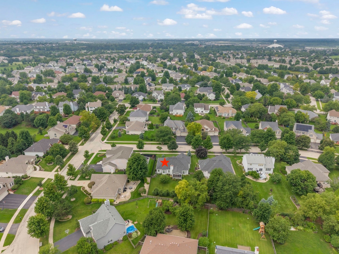 2168 Whitetail Drive, Aurora, IL 60503 Drone Overhead Photos